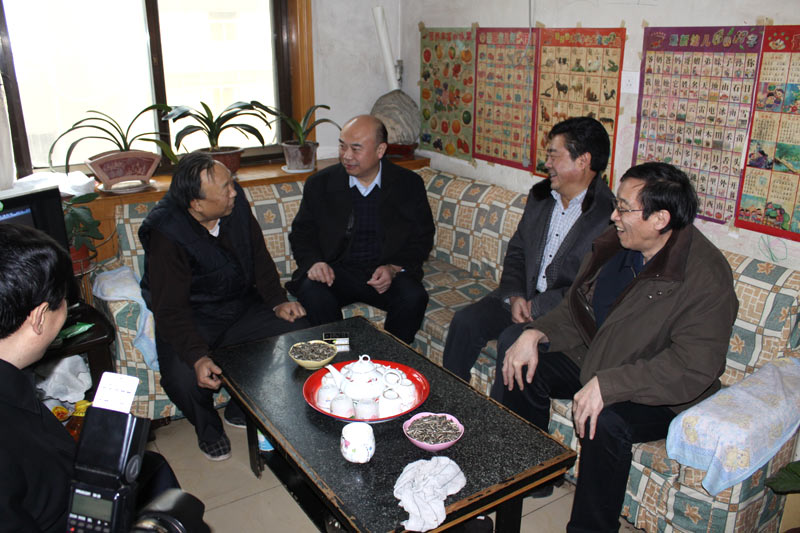 全國(guó)總工會(huì)劉國(guó)中副主席慰問(wèn)我公司老職工