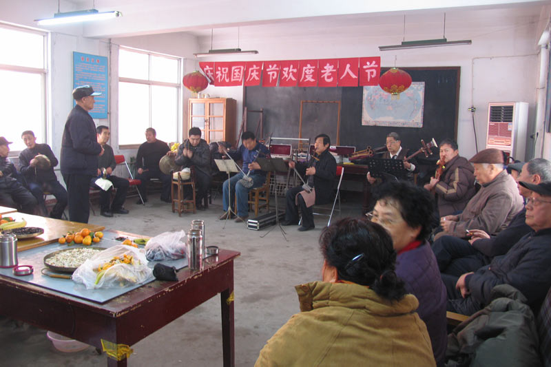 泰建京劇聯(lián)誼社組織活動(dòng)歡度老人節(jié)